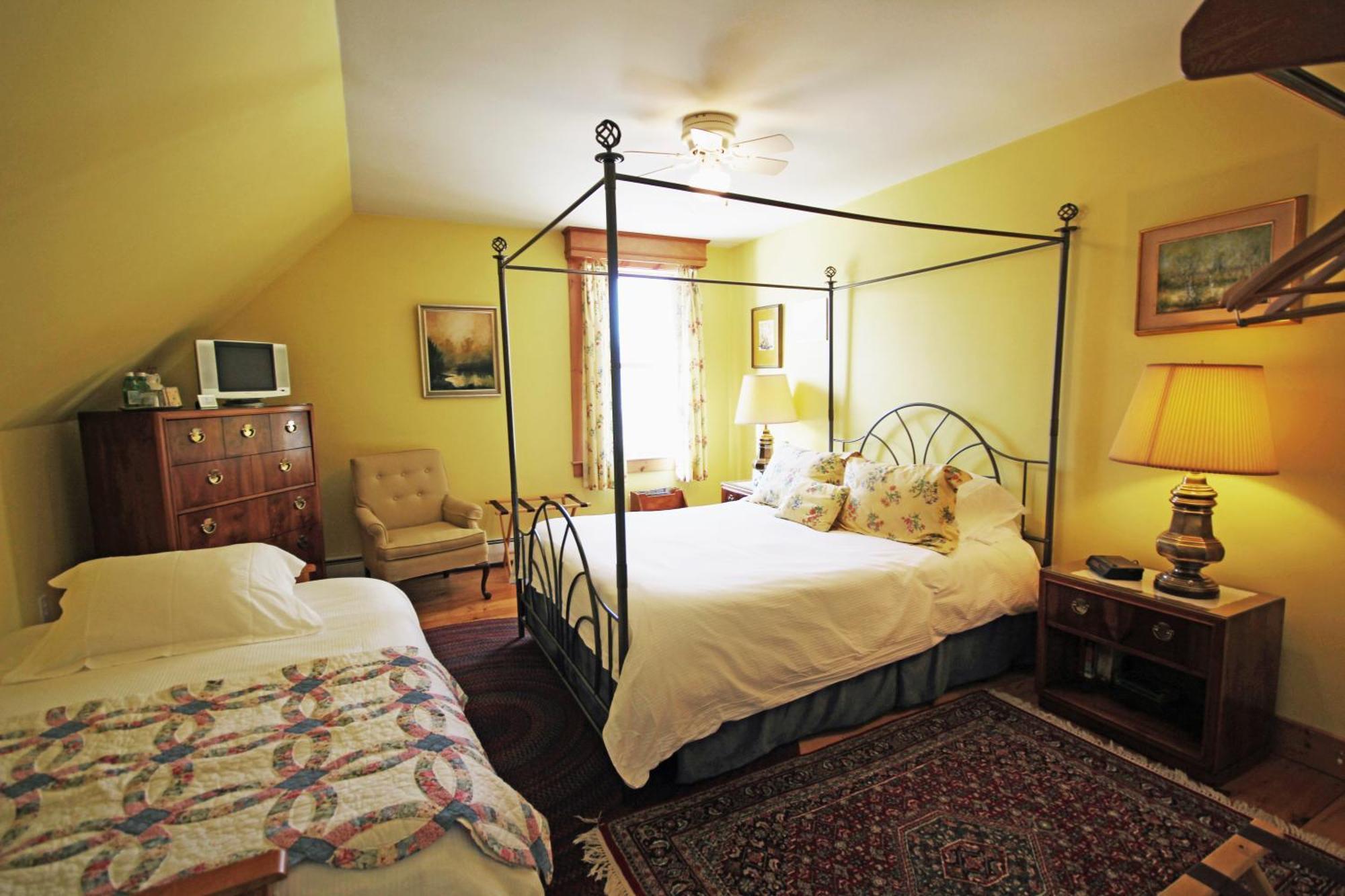 Andover Highland Lake Inn الغرفة الصورة