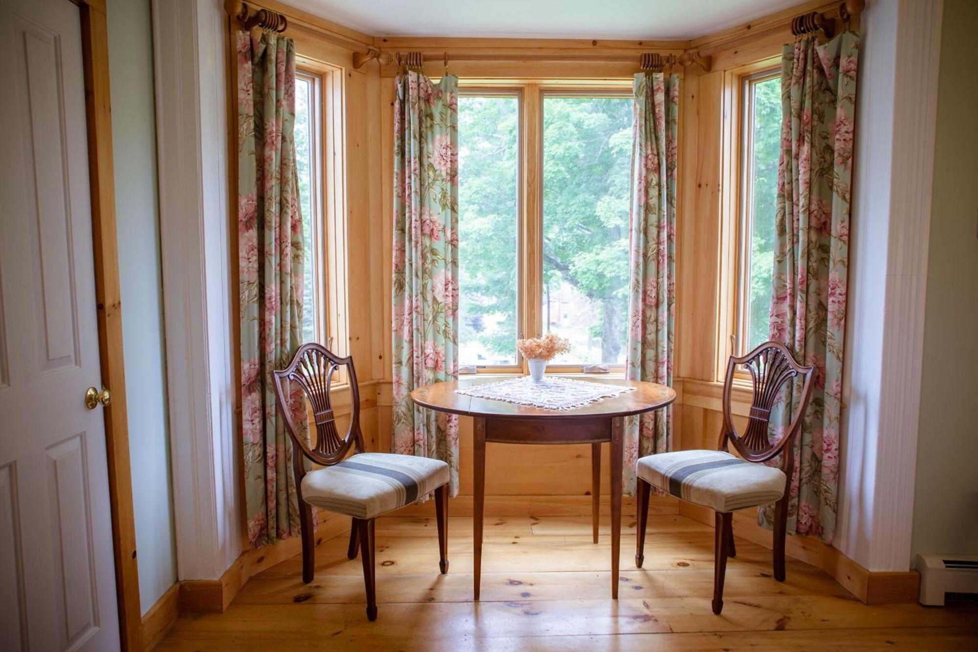 Andover Highland Lake Inn الغرفة الصورة