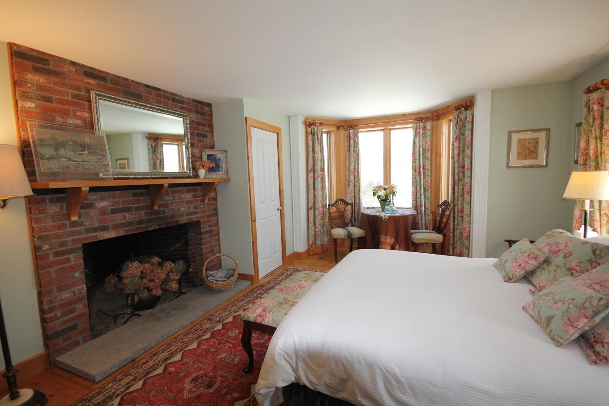 Andover Highland Lake Inn الغرفة الصورة