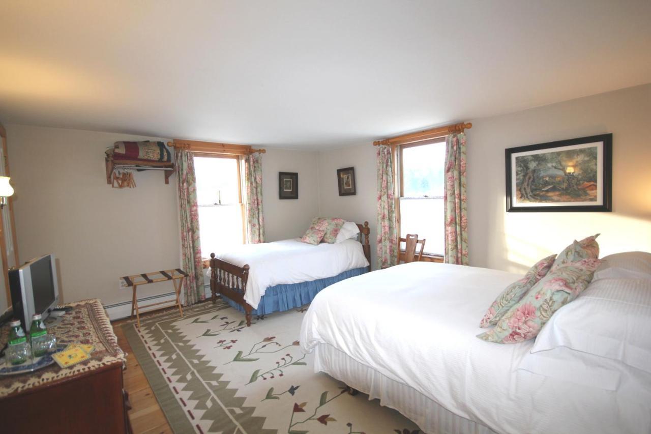 Andover Highland Lake Inn الغرفة الصورة