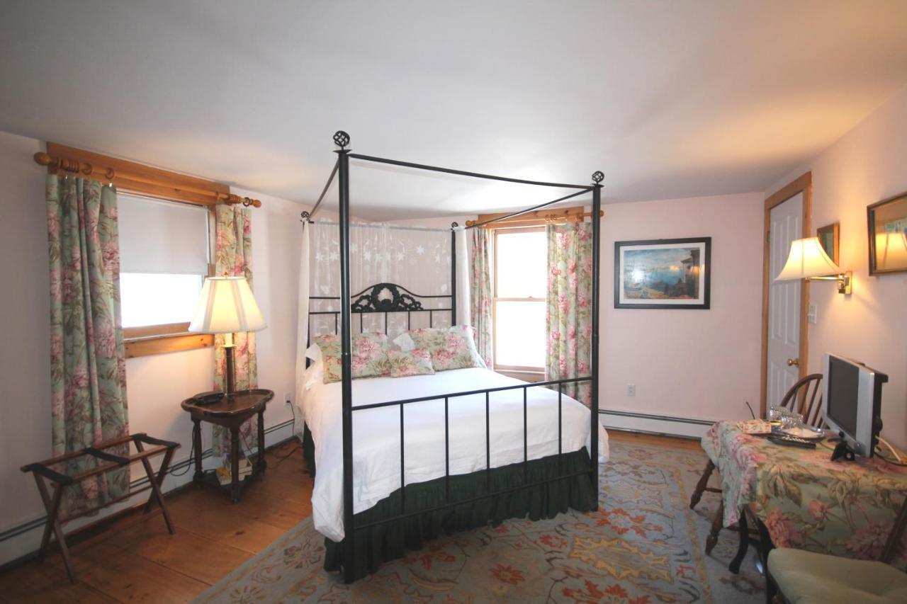 Andover Highland Lake Inn الغرفة الصورة